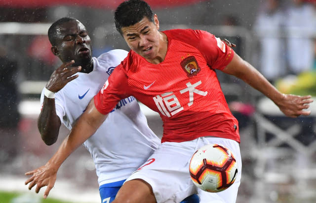 和犀利的突 和犀利的突