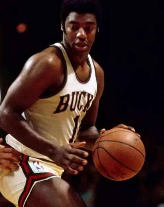 据了重要地 据了重要地