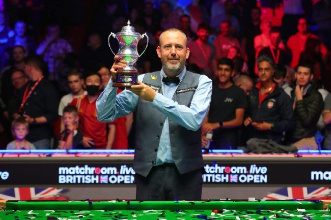 麦科勒姆持 麦科勒姆持